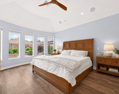3510 Artesian Springs Court - Photo Thumbnail 21