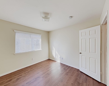 6002 Deep South Drive - Photo Thumbnail 4