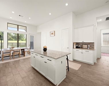 10722 Hidden Rock Drive - Photo Thumbnail 5