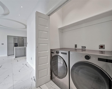 2206 Saxon Drive - Photo Thumbnail 37