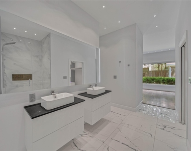 2206 Saxon Drive - Photo Thumbnail 24