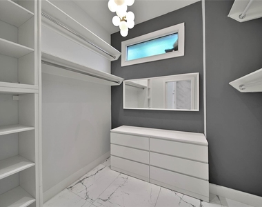 2206 Saxon Drive - Photo Thumbnail 28