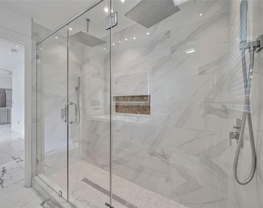 2206 Saxon Drive - Photo Thumbnail 33