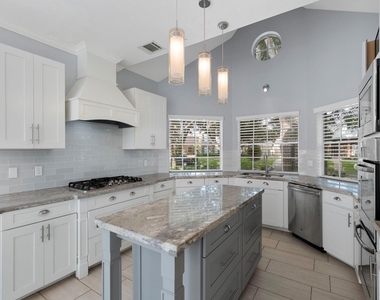1431 N Medio River Circle - Photo Thumbnail 1