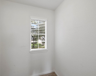 1431 N Medio River Circle - Photo Thumbnail 18