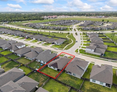 302 Dusty Bridle Lane - Photo Thumbnail 14