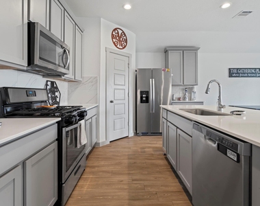 302 Dusty Bridle Lane - Photo Thumbnail 3