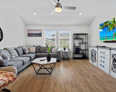 302 Dusty Bridle Lane - Photo Thumbnail 4
