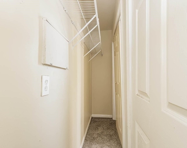 6348 Austinville Drive - Photo Thumbnail 9