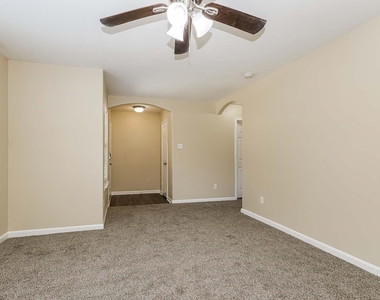 6348 Austinville Drive - Photo Thumbnail 4