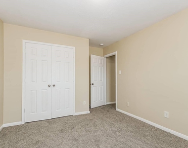 6348 Austinville Drive - Photo Thumbnail 11