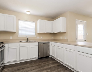 6348 Austinville Drive - Photo Thumbnail 2