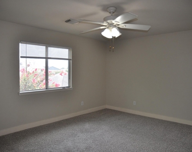 20734 Settlers Lake Circle N - Photo Thumbnail 24