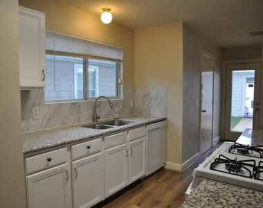 20734 Settlers Lake Circle N - Photo Thumbnail 17