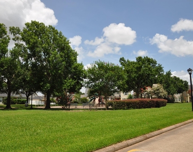 20734 Settlers Lake Circle N - Photo Thumbnail 4