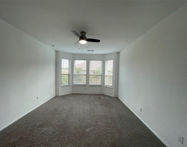 308 Tangle Birch Court - Photo Thumbnail 11