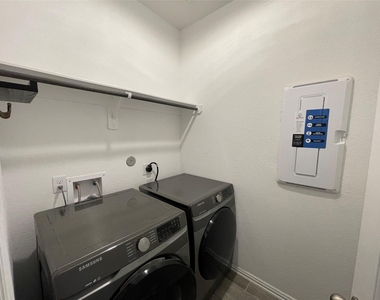 308 Tangle Birch Court - Photo Thumbnail 14
