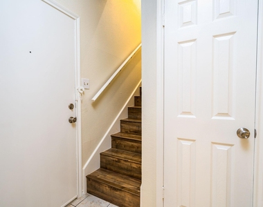 1103 Dulles Avenue - Photo Thumbnail 7