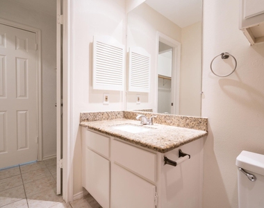 1103 Dulles Avenue - Photo Thumbnail 14