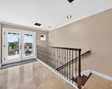 128 Drew Street - Photo Thumbnail 37