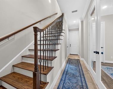 128 Drew Street - Photo Thumbnail 5