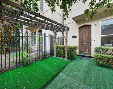 128 Drew Street - Photo Thumbnail 4