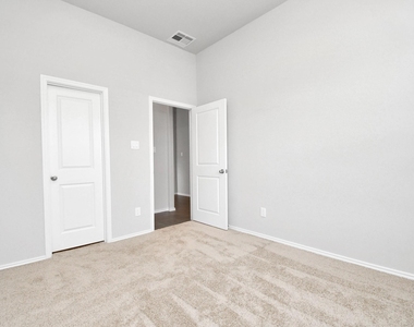 1242 Muscadine Hollow Lane - Photo Thumbnail 7