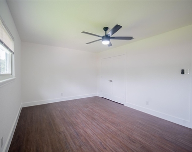 4815 Caris Street - Photo Thumbnail 32