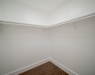4815 Caris Street - Photo Thumbnail 27