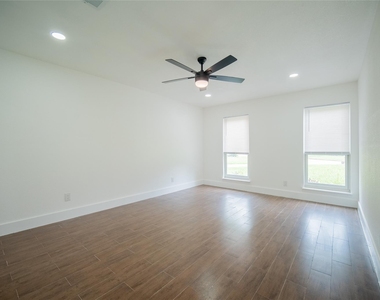 4815 Caris Street - Photo Thumbnail 24