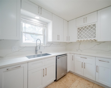 4815 Caris Street - Photo Thumbnail 7