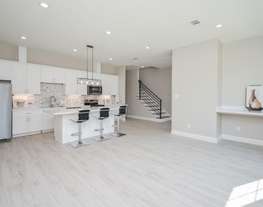 147 S 66 Street - Photo Thumbnail 14