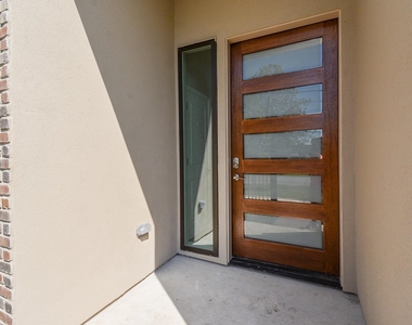 147 S 66 Street - Photo Thumbnail 3