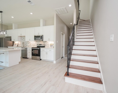 147 S 66 Street - Photo Thumbnail 18