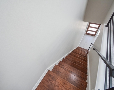 147 S 66 Street - Photo Thumbnail 9