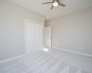 147 S 66 Street - Photo Thumbnail 27