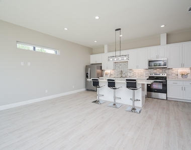 147 S 66 Street - Photo Thumbnail 32