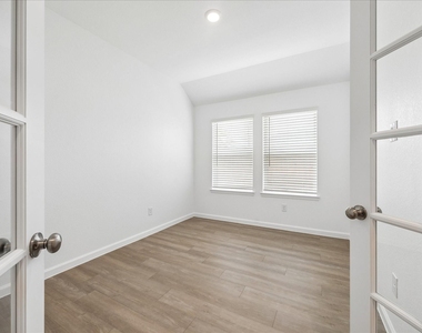 7202 Darting Plover Way - Photo Thumbnail 24