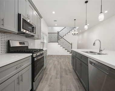 4406 Sterling Street - Photo Thumbnail 8