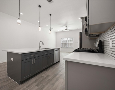 4406 Sterling Street - Photo Thumbnail 10