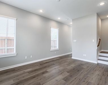 8475 Berry Brush Lane - Photo Thumbnail 7