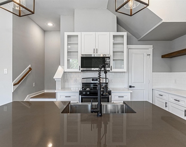 8475 Berry Brush Lane - Photo Thumbnail 9