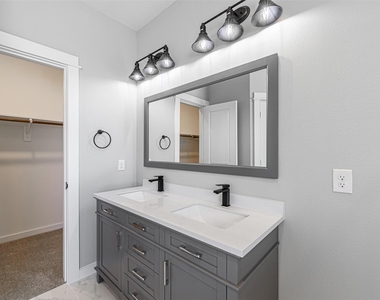 8475 Berry Brush Lane - Photo Thumbnail 17