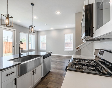 8475 Berry Brush Lane - Photo Thumbnail 12