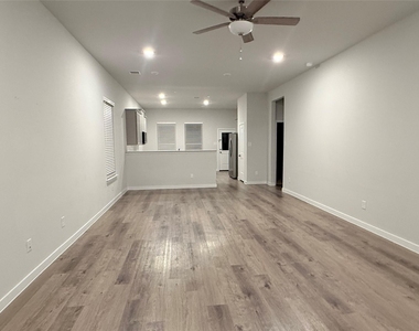 12519 Coastal Bend Way - Photo Thumbnail 4