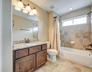 2914 Cotswold Lane - Photo Thumbnail 25
