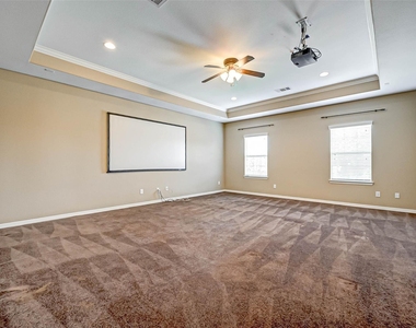 2914 Cotswold Lane - Photo Thumbnail 37