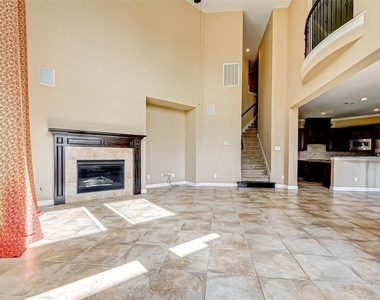 2914 Cotswold Lane - Photo Thumbnail 5