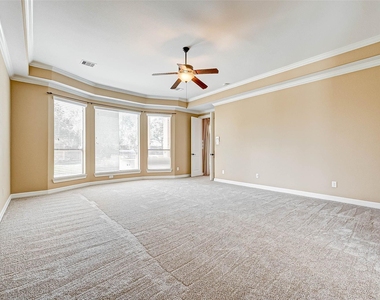 2914 Cotswold Lane - Photo Thumbnail 19