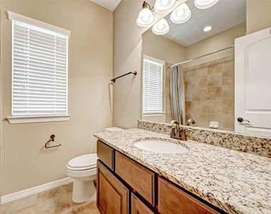 2914 Cotswold Lane - Photo Thumbnail 27